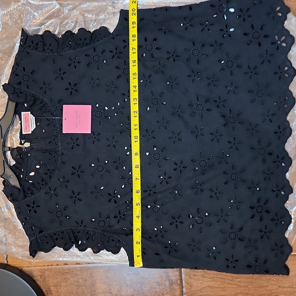 SALE! Kate Spade Black Daisy Eyelet Sleeveless Top Size 14 100% Cotton, Pristine - Picture 14 of 15